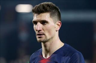 Thomas Meunier có câu trả lời cho MU và Arsenal