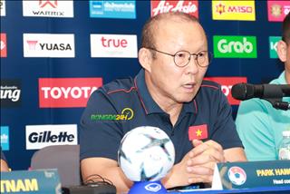 Thầy Park quan tâm đặc biệt tới chấn thương của Phan Văn Đức