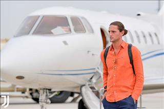 Tân binh khủng không hài lòng với cuộc sống ở Juventus