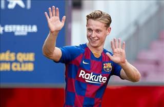 De Jong bình thản dù được so sánh với các huyền thoại Barca