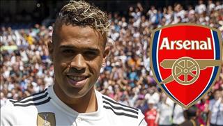 ‘Người thừa’ Real Madrid chẳng buồn ngó ngàng tới Arsenal