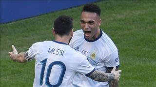 Ngôi sao đang lên của Argentina “thả thính” cho Barcelona