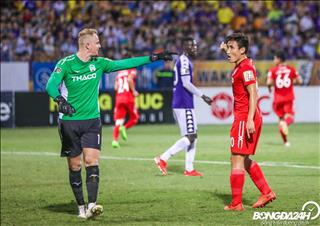 ẢNH: Thi đấu thiếu tập trung, cầu thủ HAGL cãi nhau ngay trên sân