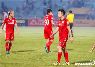 ẢNH: Kiến tạo cho Văn Toàn, Xuân Trường như chực khóc