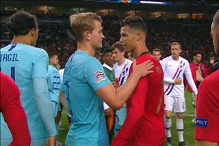 Ra mắt Juventus, De Ligt phũ phàng phủi công Ronaldo