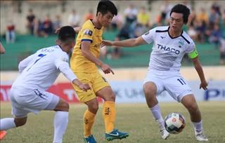 Lập siêu phẩm, Tuấn Anh đi vào lịch sử bóng đá Việt Nam