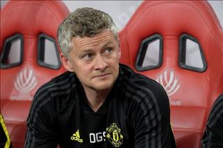 Van Persie khẩn thiết van nài MU kiên nhẫn với Solskjaer