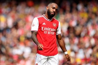 HLV Emery tiết lộ tình hình chấn thương của Lacazette