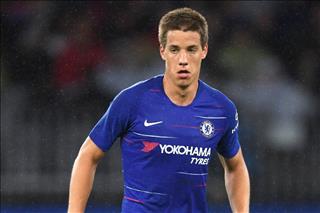 Chelsea lãi to từ việc bán chuyên gia cho mượn