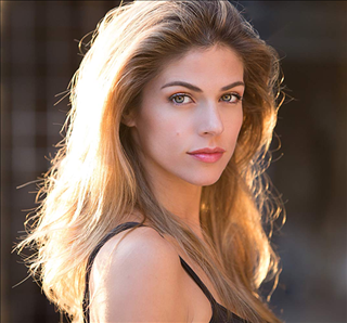 Mỹ nhân Peru hứa thưởng lớn cho các tuyển thủ quốc gia