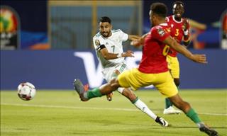 Sao Man City lập công, Algeria vào tứ kết CAN 2019