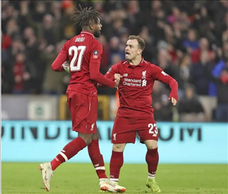Liverpool lên tiếng về tương lai 2 ngôi sao trên hàng công
