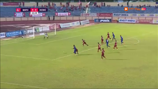 VIDEO: Đỉnh cao trọng tài V-League 2019 khi thổi 11m dù điểm phạm lỗi ngoài vạch 16m50