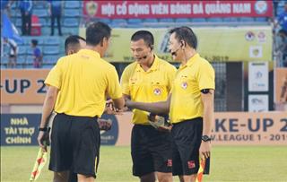 Trọng tài và 5 quyết định gây tranh cãi ở vòng 20 V-League 2019