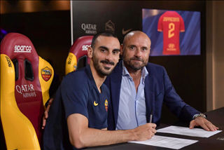 Sắm tân binh từ Chelsea, Roma “tiện thể” đăng tin tìm trẻ lạc
