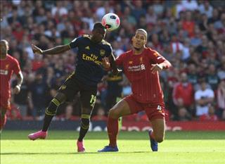 Khiến Van Dijk vất vả, Nicolas Pepe được khen ngợi hết lời