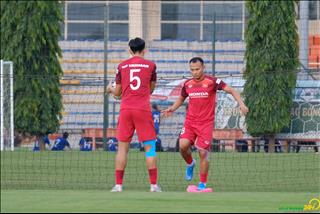 VIDEO: Bộ đôi Hoàng – Hậu bắt cặp trong buổi tập mới nhất