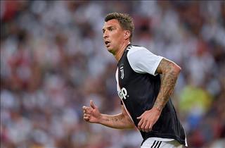 Khủng hoảng hàng công, Barca muốn gây sốc với Mario Mandzukic