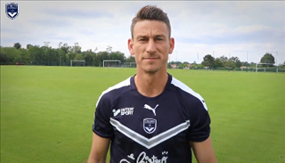 Vừa ra mắt Bordeaux, Laurent Koscielny đã bị chỉ trích dữ dội
