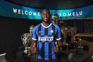 Tân binh Lukaku ngang nhiên cướp áo của sao nổi loạn Inter Milan