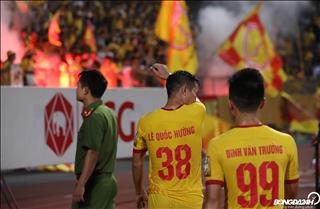 CĐV Nam Định bắn pháo sáng nhận án tù 4 năm