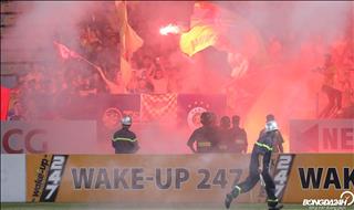 Sự cố pháo sáng sân Hàng Đẫy: Sao không ngồi lại với nhau?