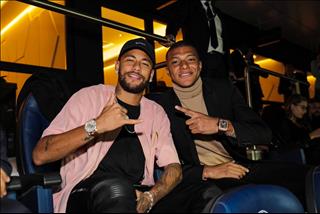 Neymar và Mbappe gây sốt với màn ăn mừng trong trận thắng Real