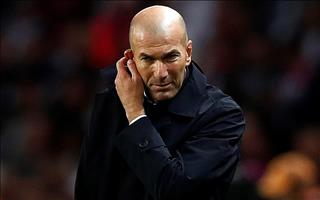 Zidane không lo ngại khả năng bị Mou thay thế