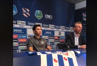 VIDEO: Văn Hậu nói gì trong lễ ra mắt CLB Heerenveen tại Hà Lan