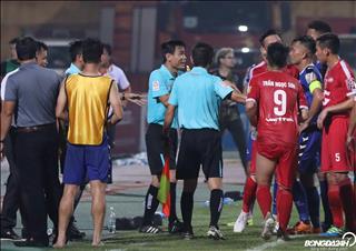 Ba quyết định dẫn tới việc Becamex Bình Dương phản ứng trọng tài gay gắt