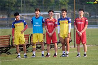 Thoả nguyện, sao U22 Việt Nam sang tập cùng đàn anh trong “biệt đội chấn thương”