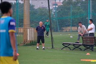 HLV Park dành sự quan tâm đặc biệt tới một cầu thủ