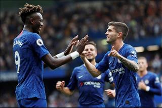 Lệnh cấm chuyển nhượng đối với Chelsea: Trong cái rủi có cái may