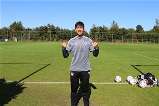 Văn Hậu thừa nhận bị sốc bởi đẳng cấp của Heerenveen