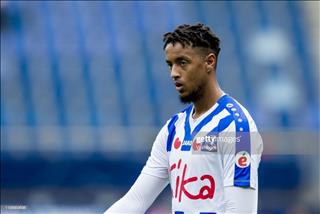 Văn Hậu gia nhập Heerenveen để thay thế cho sao Man United