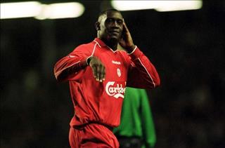 Emile Heskey cập bến Newcastle