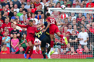 Liverpool sẽ vô địch Ngoại hạng Anh mùa này nhờ không chiến?