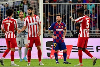 Messi nổi giận với những sai lầm trẻ con của Barca