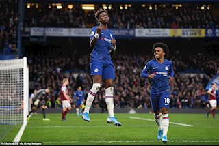 Chelsea thắng đậm Burnley: Khúc khải hoàn phá tan lo sợ
