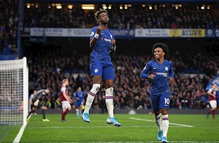 Tammy Abraham đi vào lịch sử Chelsea sau chiến thắng trước Burnley