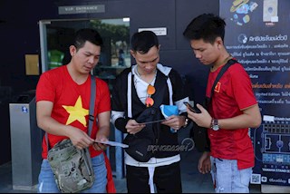Tưởng ngon ăn, CĐV Việt Nam lỡ “ôm” vé và cái kết đắng lòng