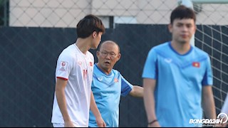 ẢNH: HLV Park Hang Seo gặp riêng Hoàng Đức trước trận gặp U23 Triều Tiên