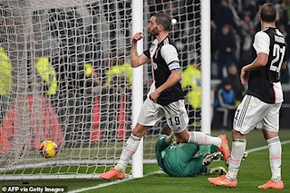 Juventus 3-1 Roma: Ronaldo tỏa sáng đưa Lão bà vào bán kết Coppa Italia