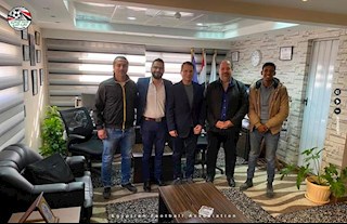 Cầu thủ ... 75 tuổi lập kỷ lục thế giới mới