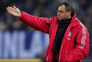 Trung Quốc nhắm cựu thuyền trưởng Bayern thay thế HLV Li Xiaopeng
