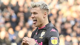 Sao sáng Leeds cảnh báo Arsenal, tranh thủ cà khịa MU