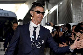 Góc khó tin: Ronaldo vẫn đang dùng phụ kiện không ai ngờ tới