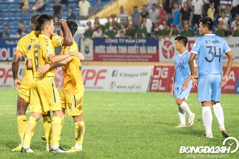 Kịch bản nào khiến CLB Nam Định, Hải Phòng xuống hạng?