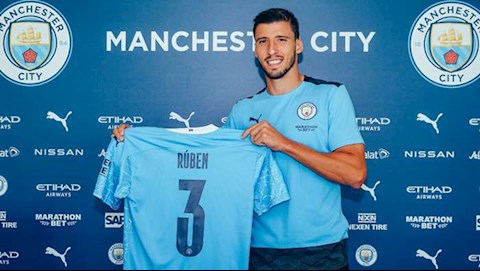 HLV Pep Guardiola nói gì về chiến thắng trước Burnley và tân binh Ruben Dias?