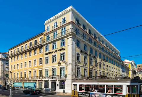 Chuỗi khách sạn của Cristiano Ronaldo sắp phải đóng cửa